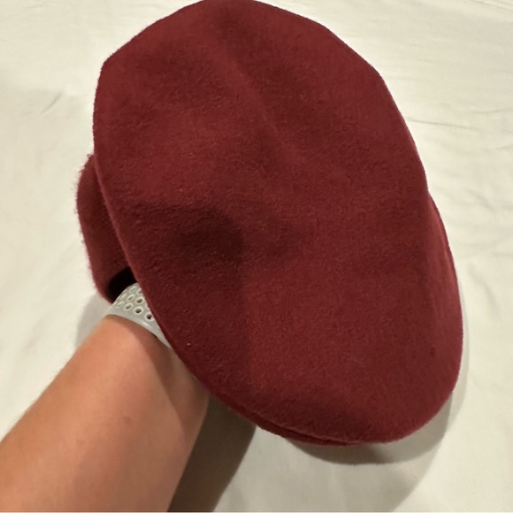 Kangol 504 with earlap Wool burgundy men’s hat  cap EUC - Picture 2 of 5